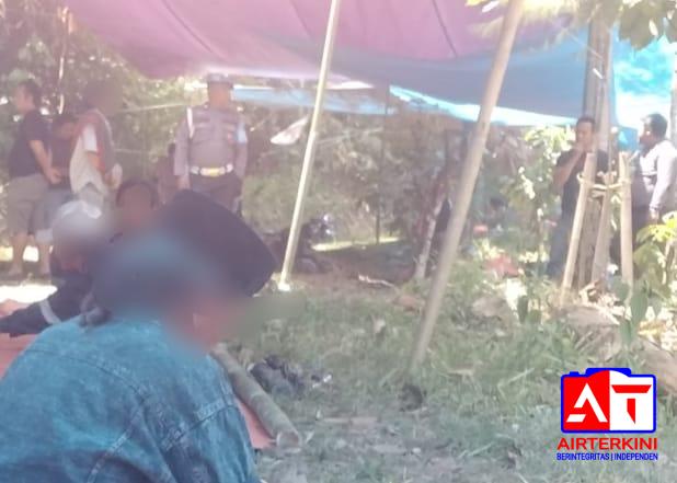 Nampak, Seorang Polisi Berseragam lengkap