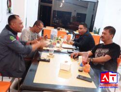 Ketua Golkar Satu Meja Ketua KIPRA Tator, Simpatisan Prabowo: Ketua Gerindra Mana?