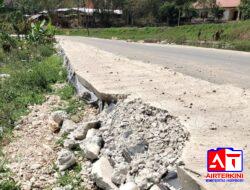Belum Diresmikan, Proyek Rekonstruksi Jalan Ruas La’bo- Kondoran Mulai Hancur