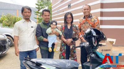 Seorang Pendeta Gereja Toraja Dapat Bantuan Satu Unit Motor dari VDB