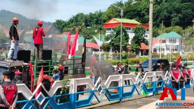 Mutasi dan Pelantikan Pejabat Baru Oleh Theofilus Diwarnai Demo Mahasiswa, DPRD Didesak Bentuk Pansus