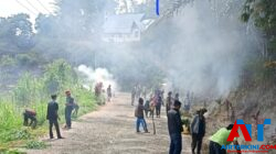 Beradaptasi Dengan Lingkungan, Mahasiswa KKN UKI Toraja Turut Serta Dalam Aksi Jumat Bersih